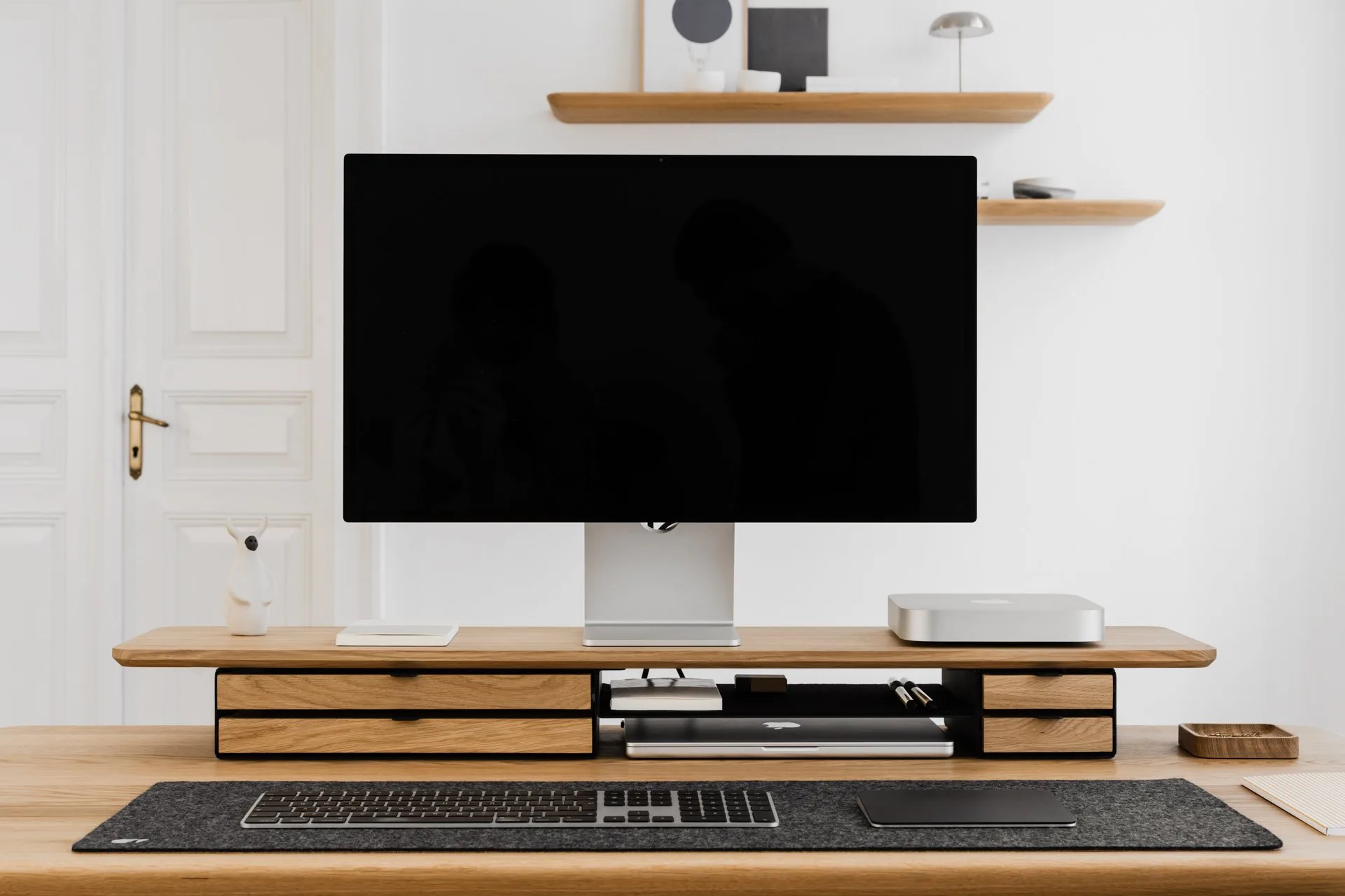 Oak Deskshelf Pro with a monitor, front view